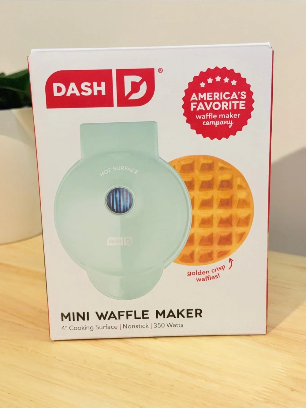 DASH Mini Waffle Maker in Mint/Black NWT NIB